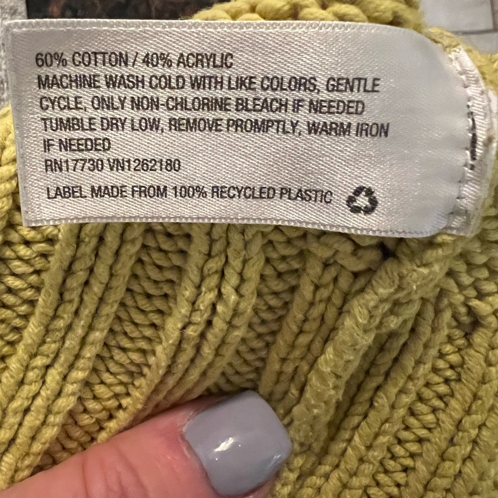 Woman’s sweater - Picture 4 of 4